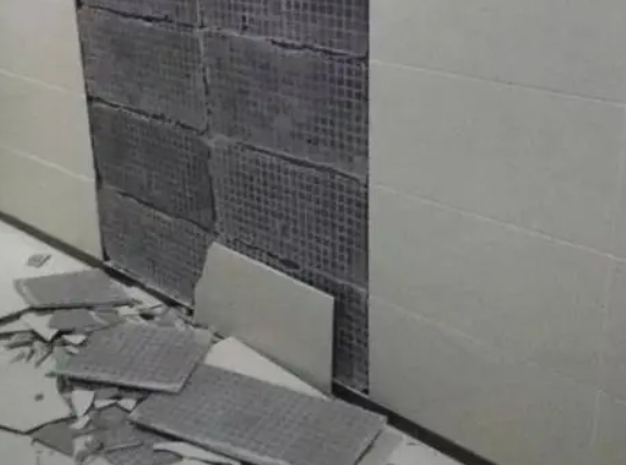 贡山瓷砖空鼓维修公司分享下贡山墙砖松动维修的知识